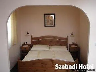 Szabadi 3*