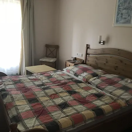 Szabadi 3*